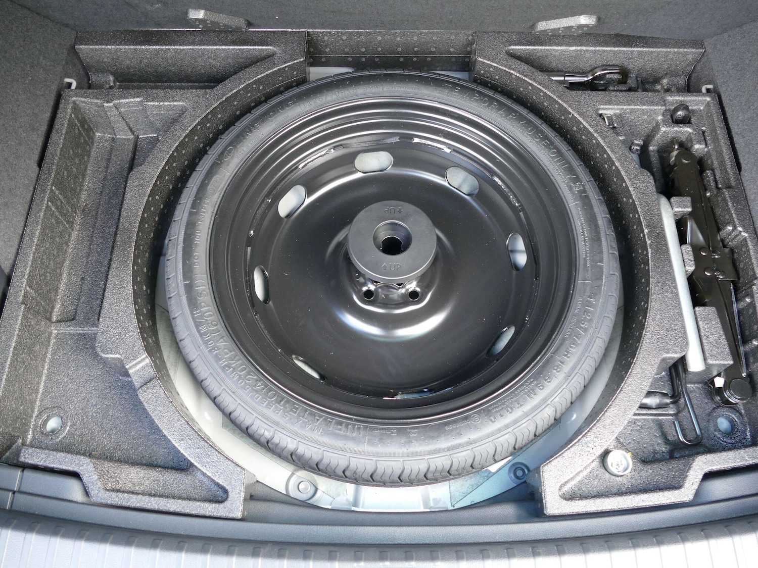 Used Skoda Karoq 2023 for sale - 76634029: Photo 36