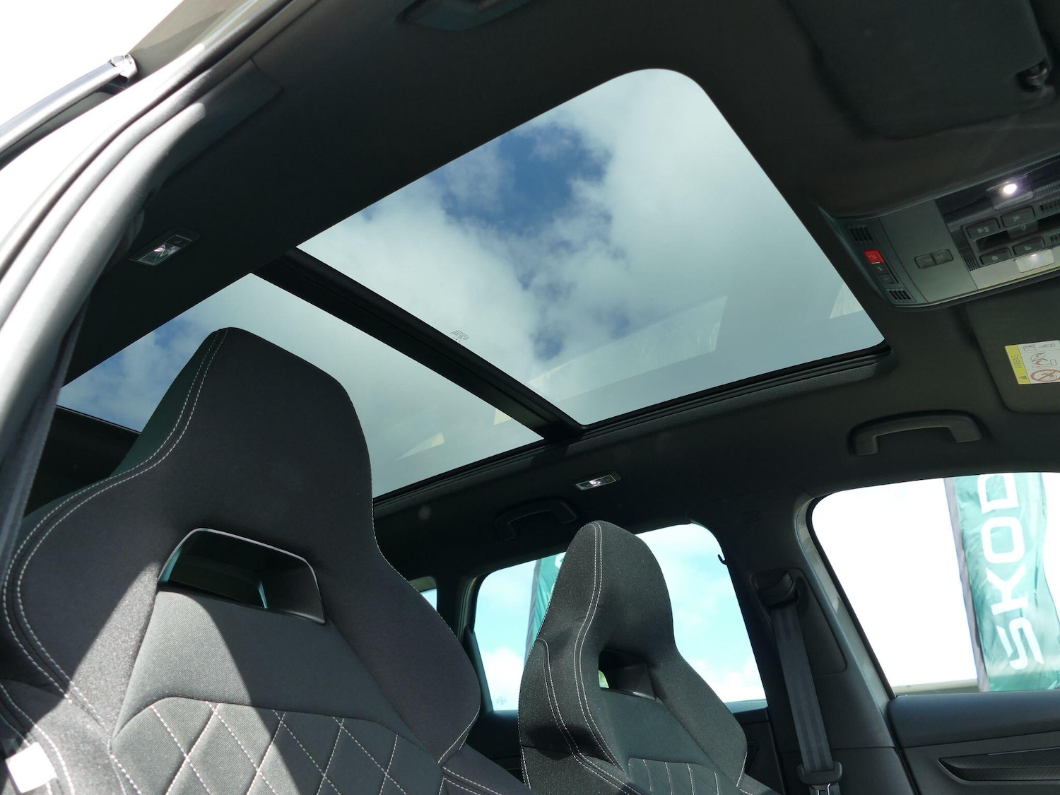 Used Skoda Karoq 2023 for sale - 76634029: Photo 4