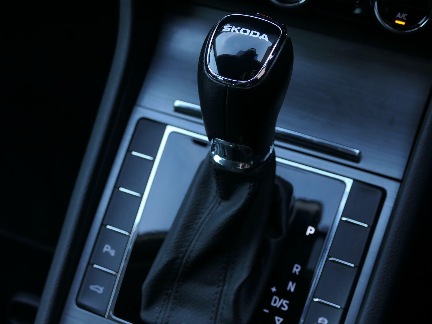 Used Skoda Superb 2022 for sale - 77067089: Photo 11