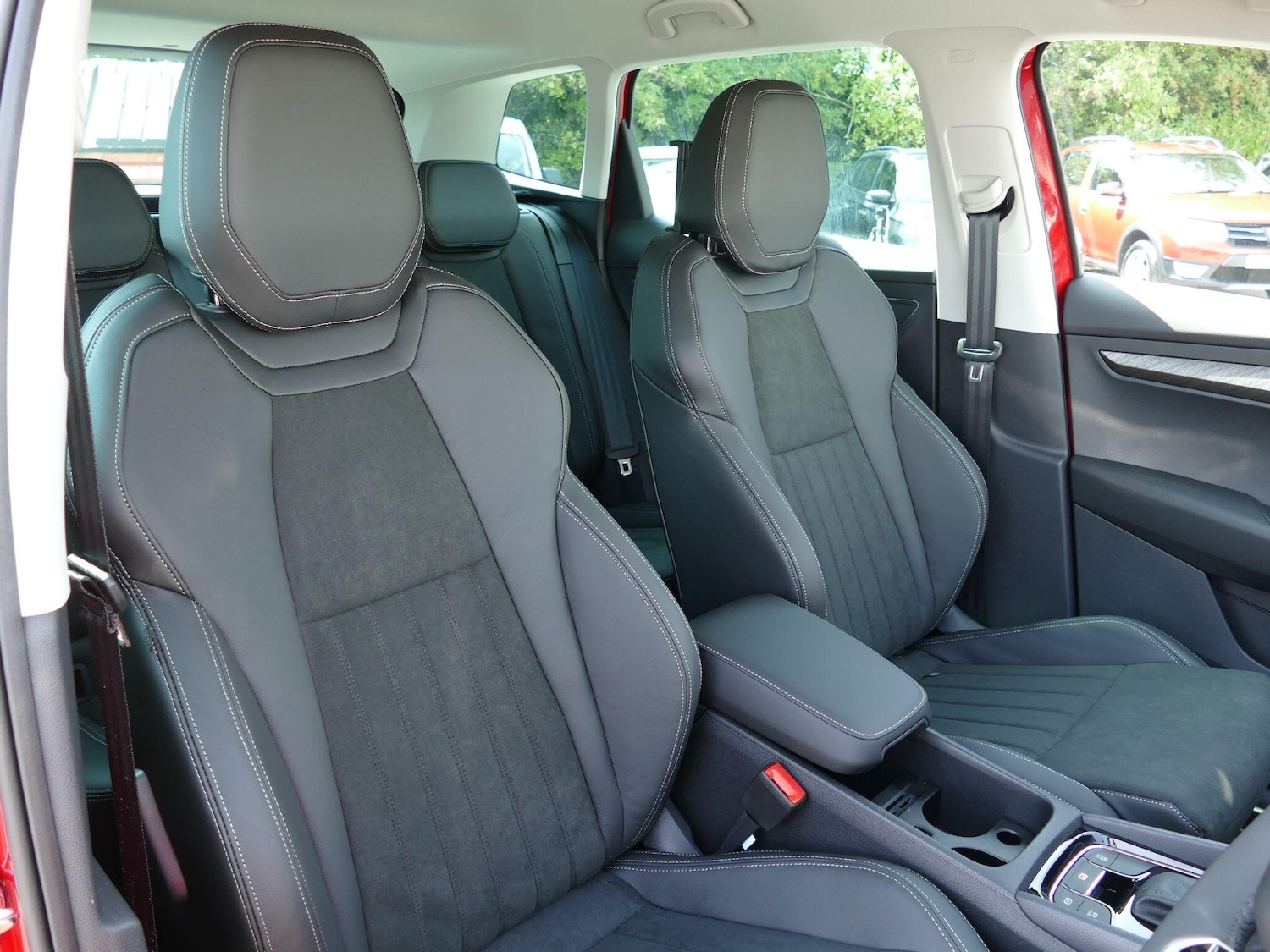 Used Skoda Karoq 2025 for sale - 76538045: Photo 10