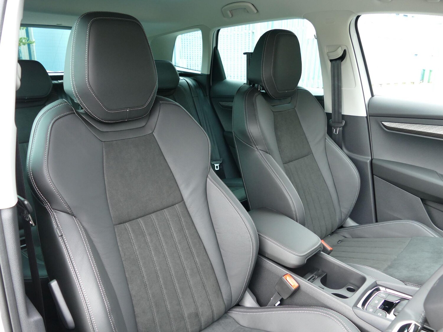 Used Skoda Karoq 2025 for sale - 76381165: Photo 4