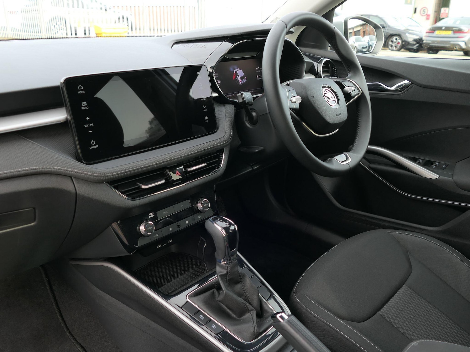 Used Skoda Fabia 2024 for sale - 76388898: Photo 2