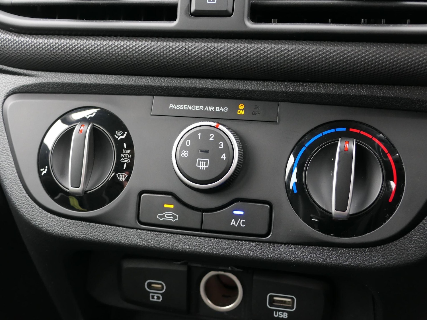 Used Hyundai i10 2023 for sale - 76898454: Photo 12