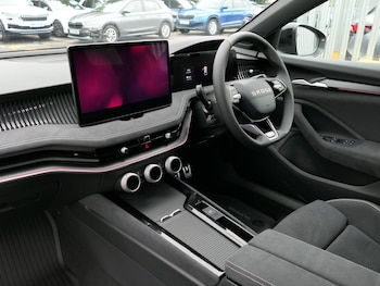 Used Skoda Superb 2025 for sale - 76499312: Photo