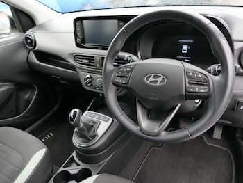 Used Hyundai i10 2023 for sale - 76360773: Photo