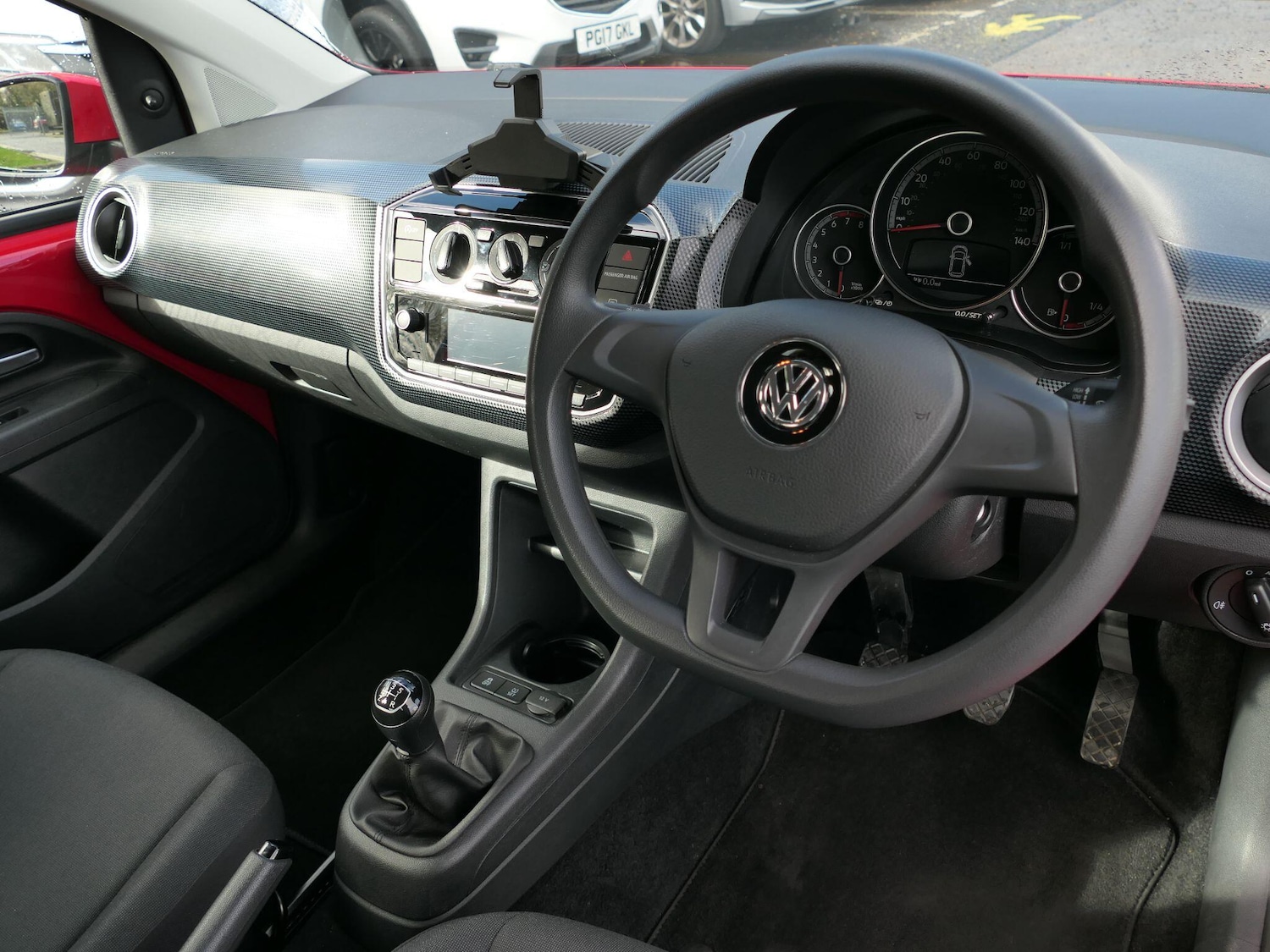 Used Volkswagen up! 2019 for sale - 76371208: Photo 2
