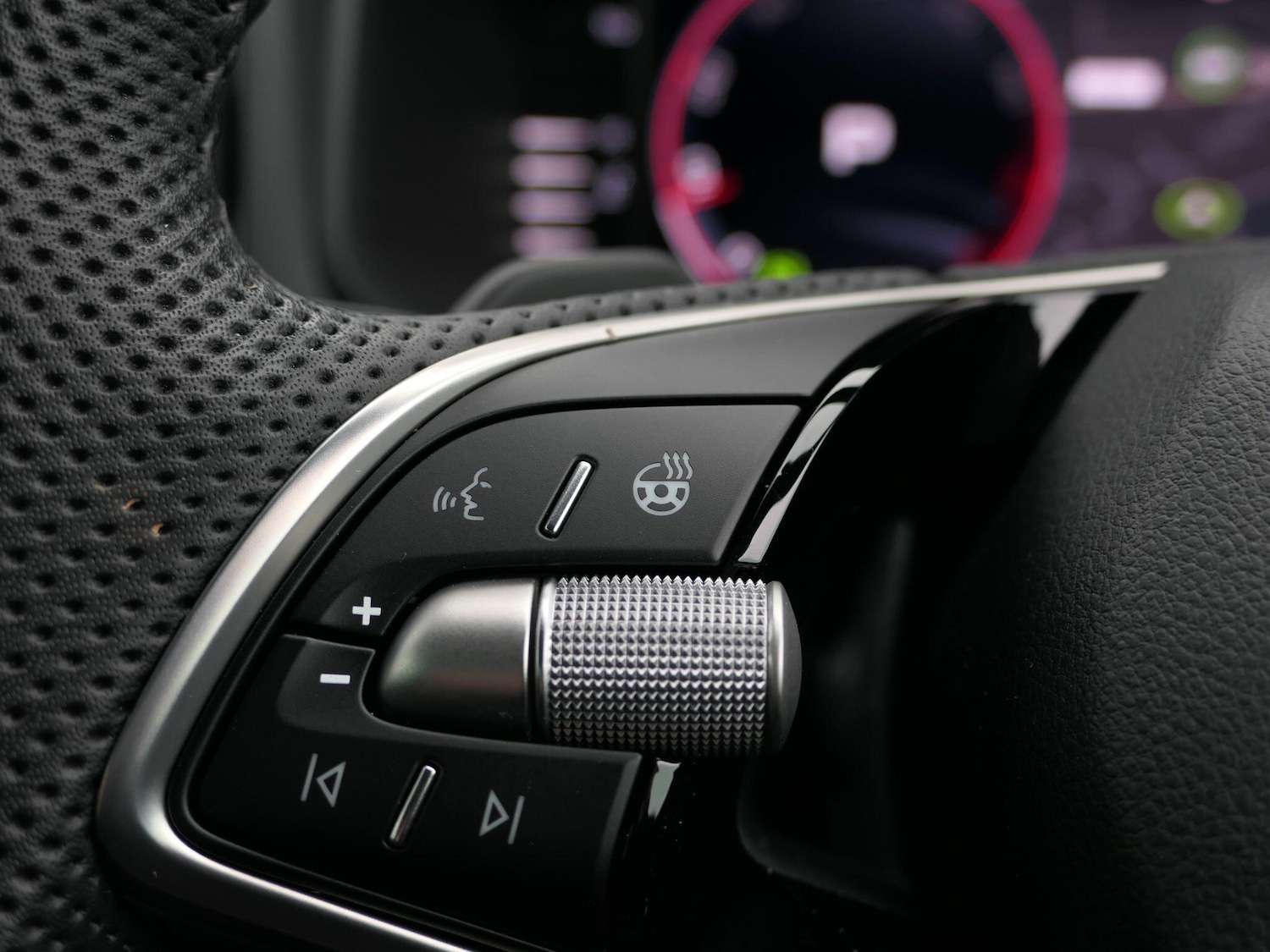 Used Skoda Karoq 2025 for sale - 76360246: Photo 9