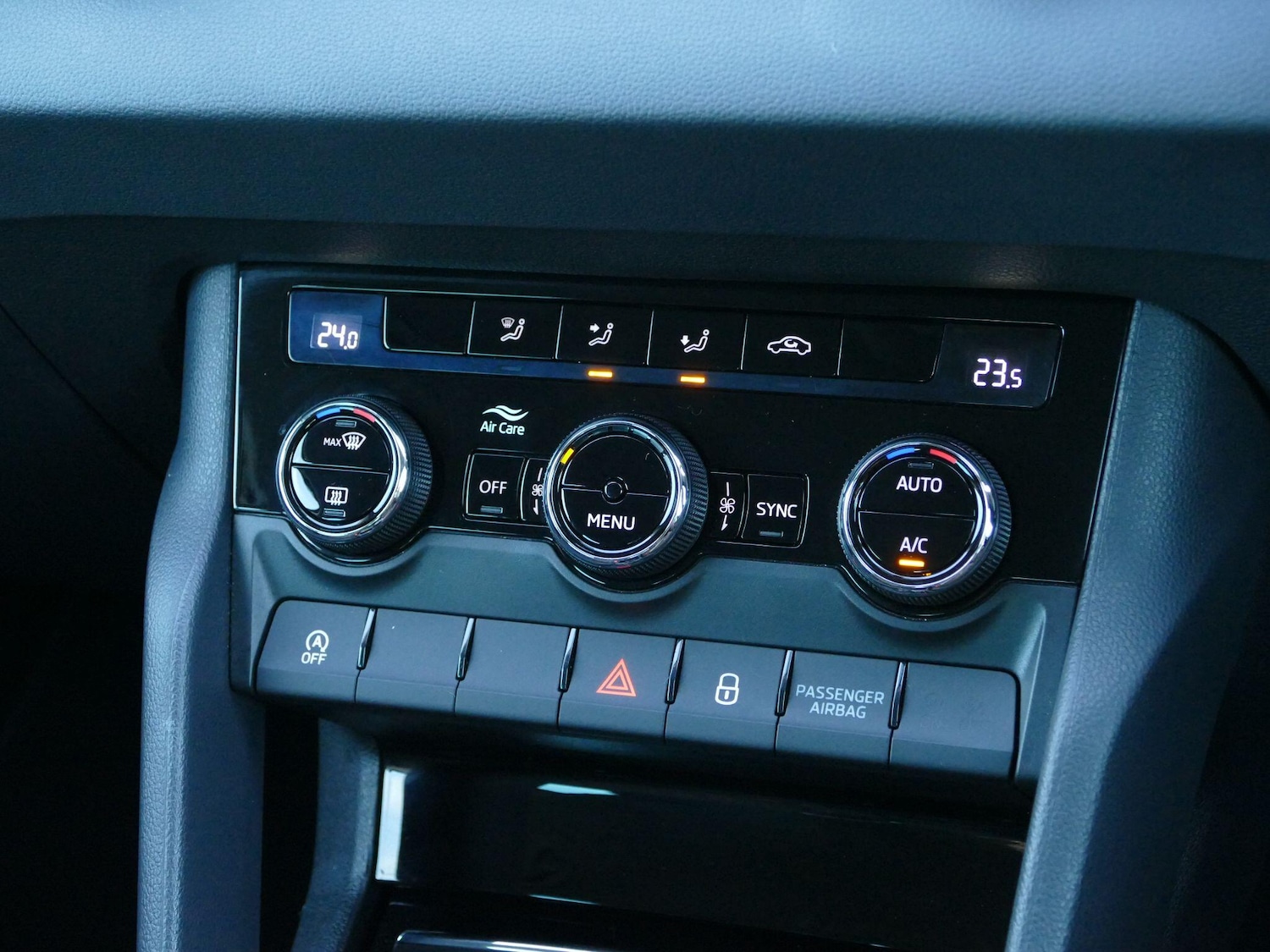 Used Skoda Karoq 2023 for sale - 76743452: Photo 25