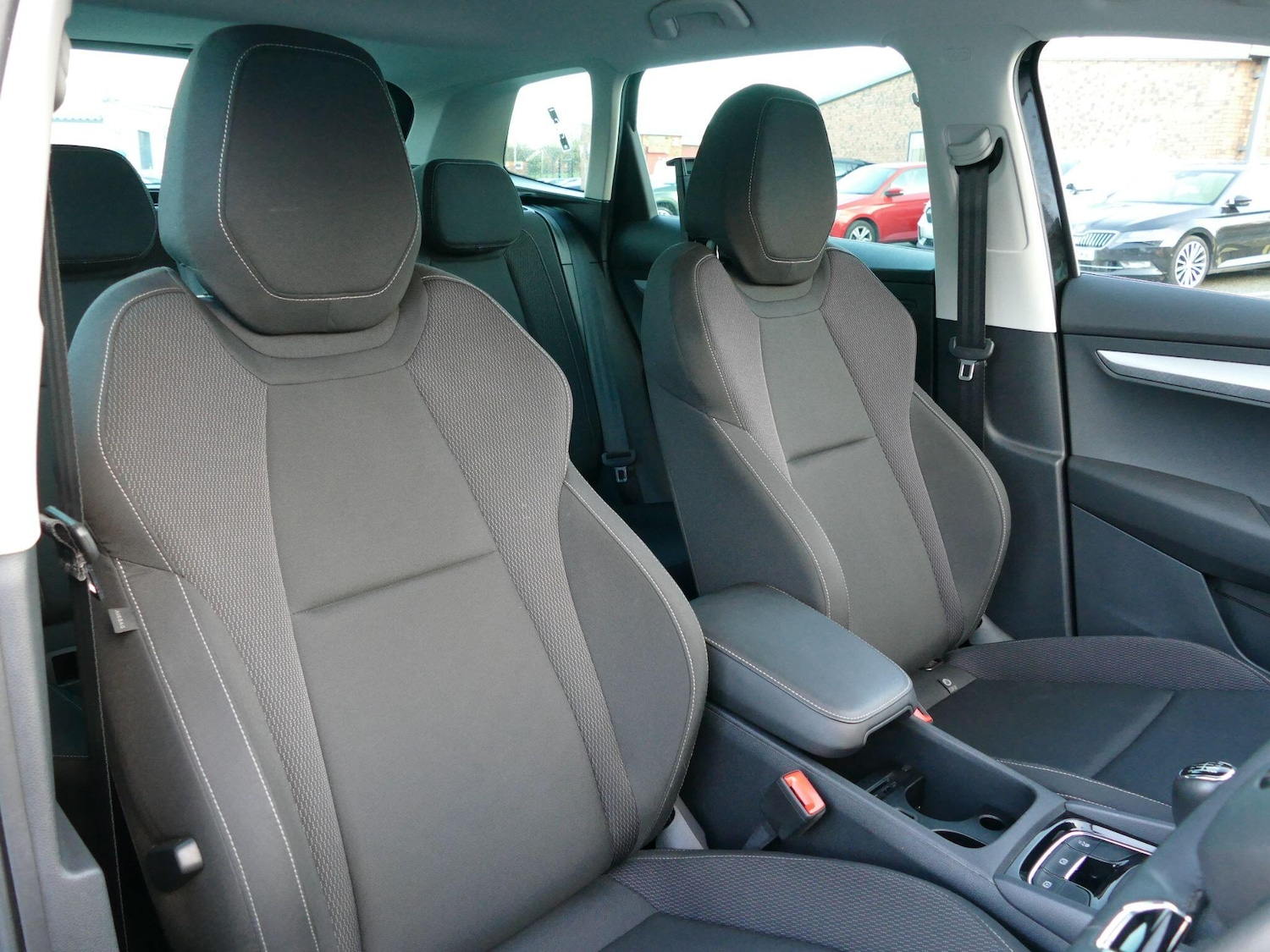 Used Skoda Karoq 2023 for sale - 76743452: Photo 9