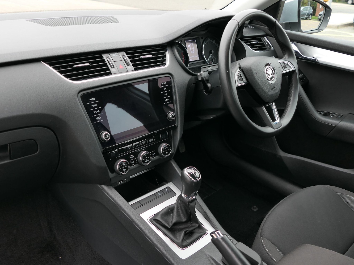 Used Skoda Octavia 2019 for sale - 76360521: Photo 2
