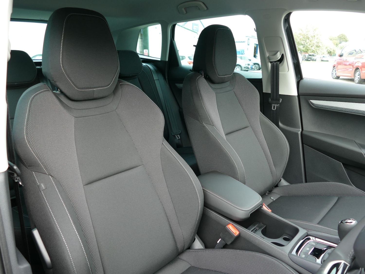 Used Skoda Karoq 2025 for sale - 76484690: Photo 4