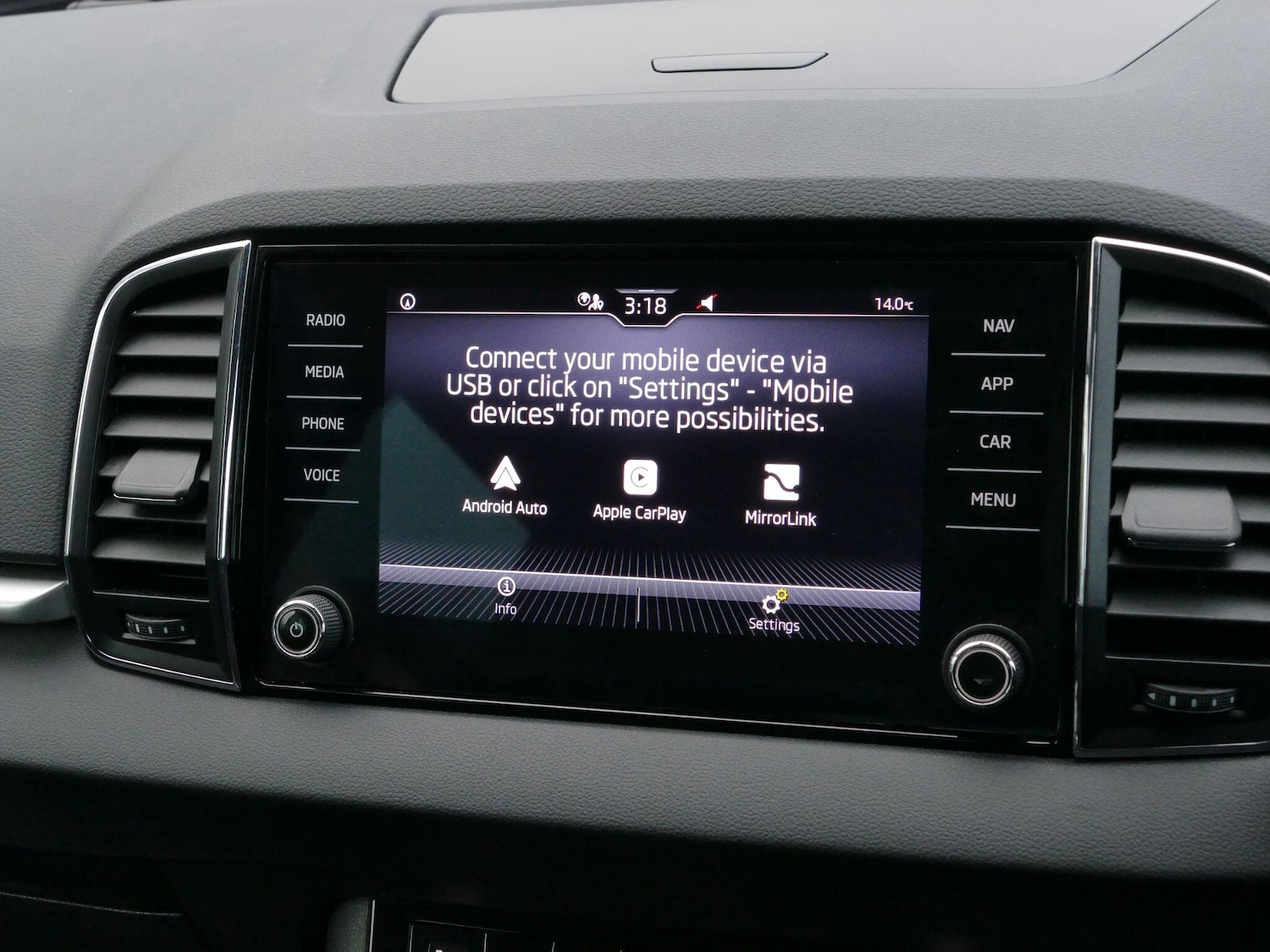 Used Skoda Karoq 2022 for sale - 76472632: Photo 16