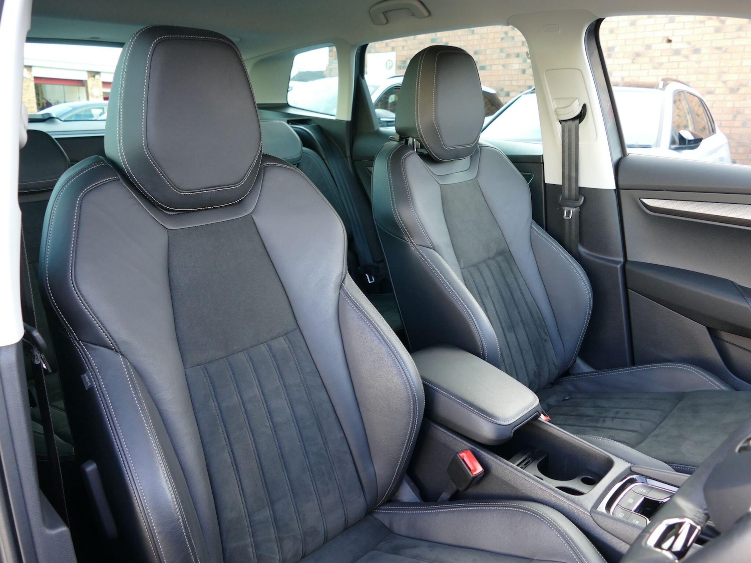 Used Skoda Karoq 2024 for sale - 76912897: Photo 9