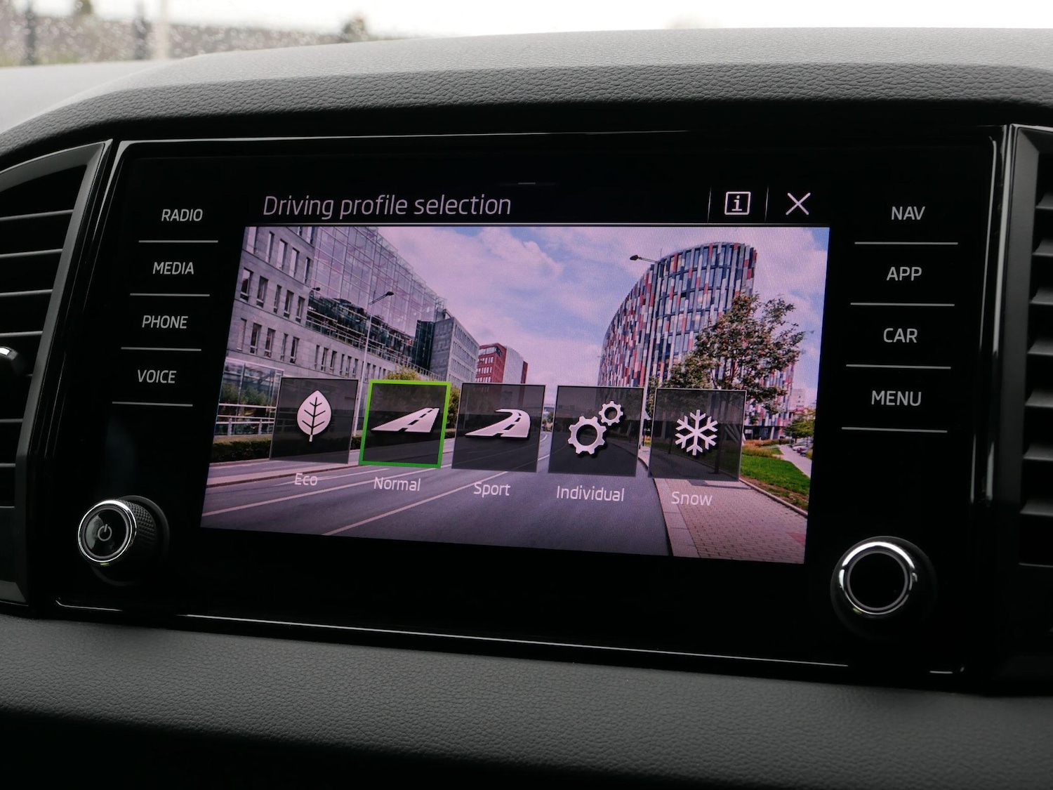 Used Skoda Karoq 2023 for sale - 76561767: Photo 30