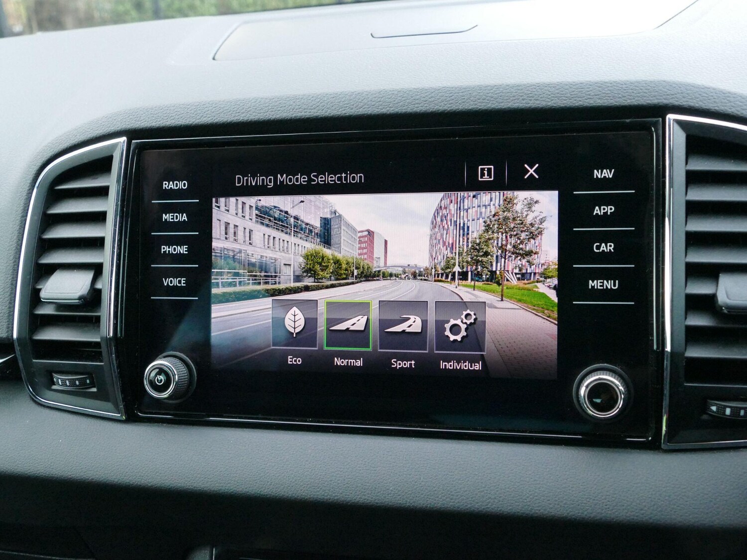 Used Skoda Karoq 2019 for sale - 76701971: Photo 21