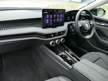 Used Skoda Superb 2024 for sale - 76361424: Photo