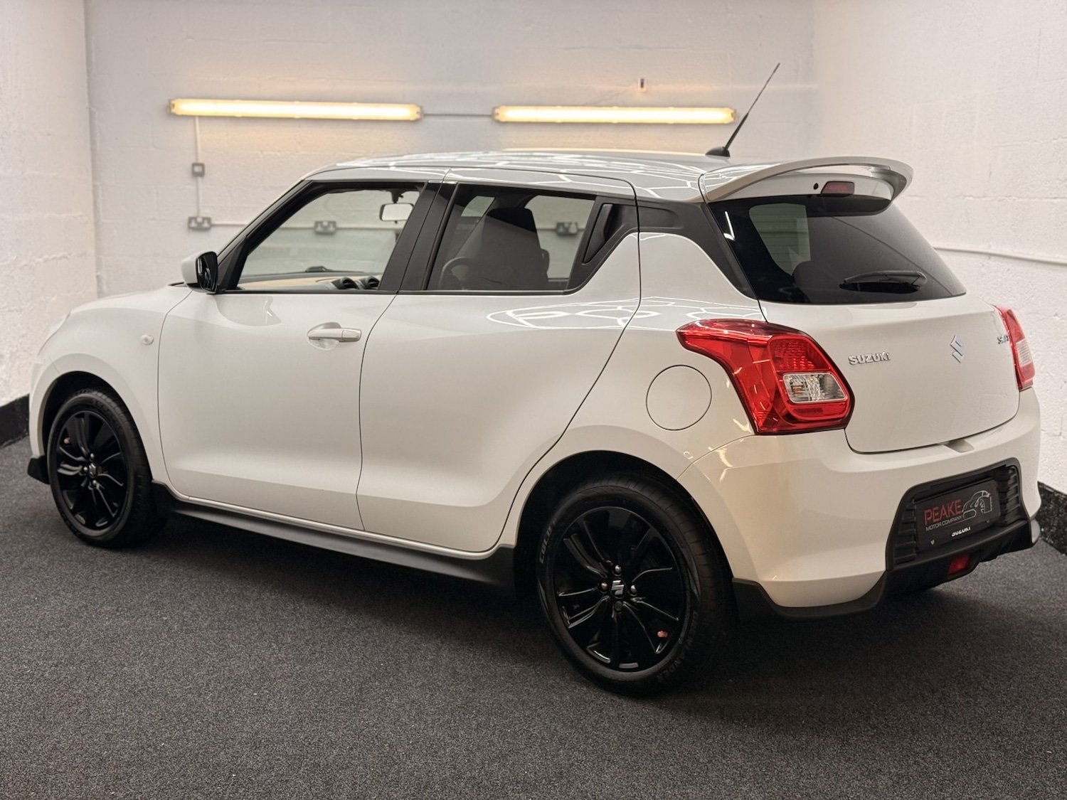 Used Suzuki Swift 2019 for sale - 77162318: Photo 2