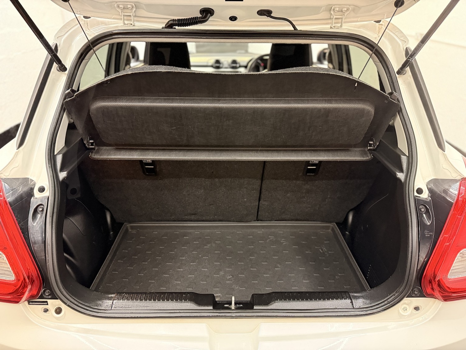 Used Suzuki Swift 2019 for sale - 77162318: Photo 34