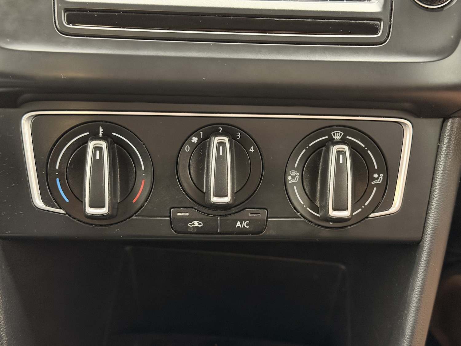 Used Volkswagen Polo 2014 for sale - 77766375: Photo 27