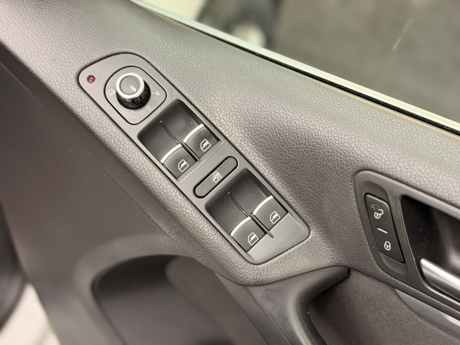 Used Volkswagen Tiguan 2012 for sale - 77662190: Photo 47