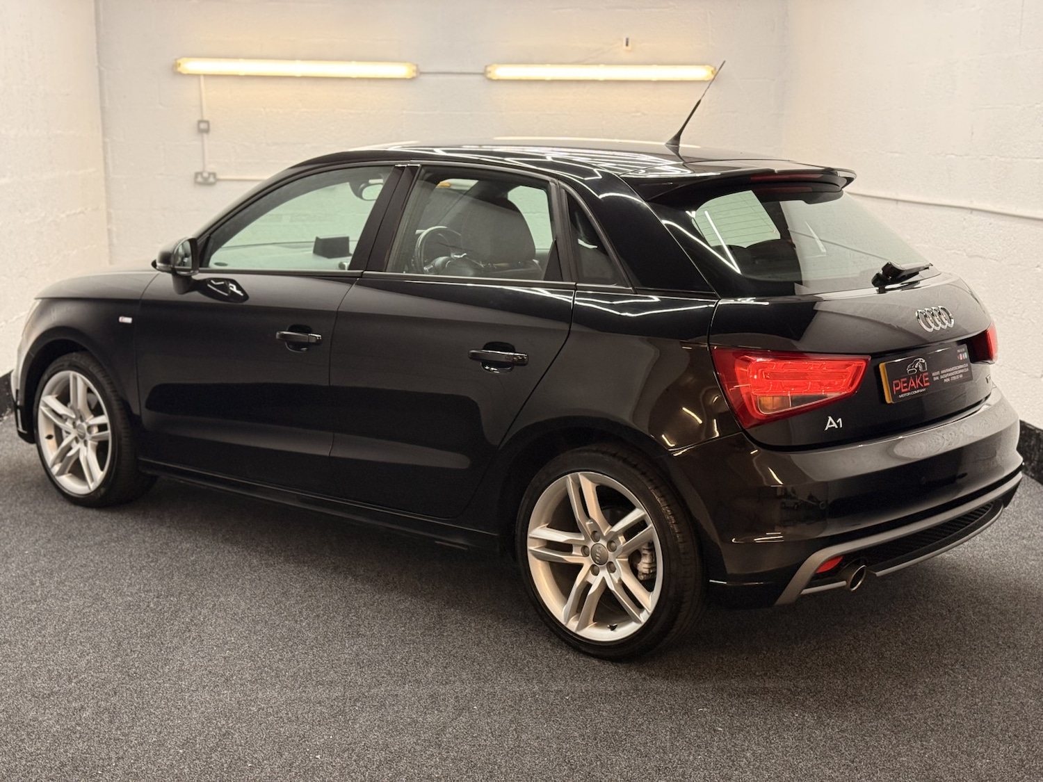 Used Audi A1 2013 for sale - 77038952: Photo 2