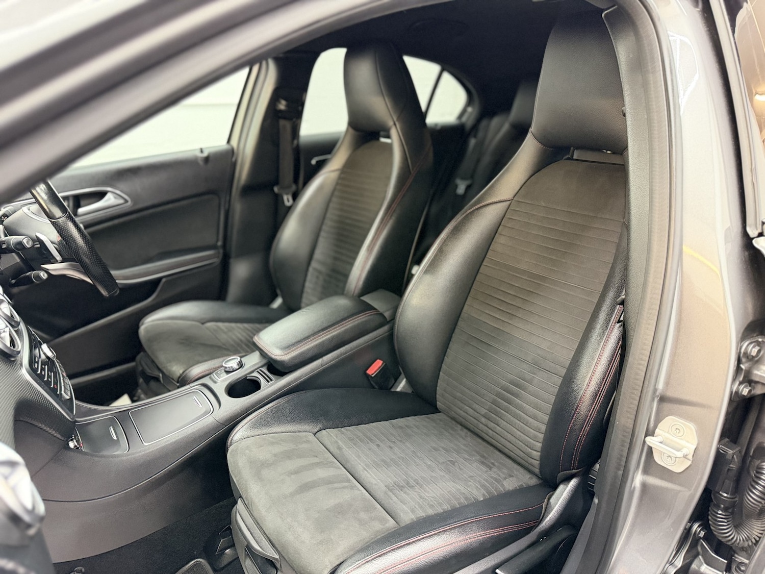 Used Mercedes-Benz A-Class 2015 for sale - 77781742: Photo 31