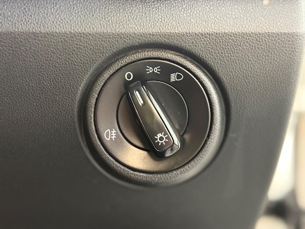 Used Volkswagen up! 2014 for sale - 76312389: Photo 27