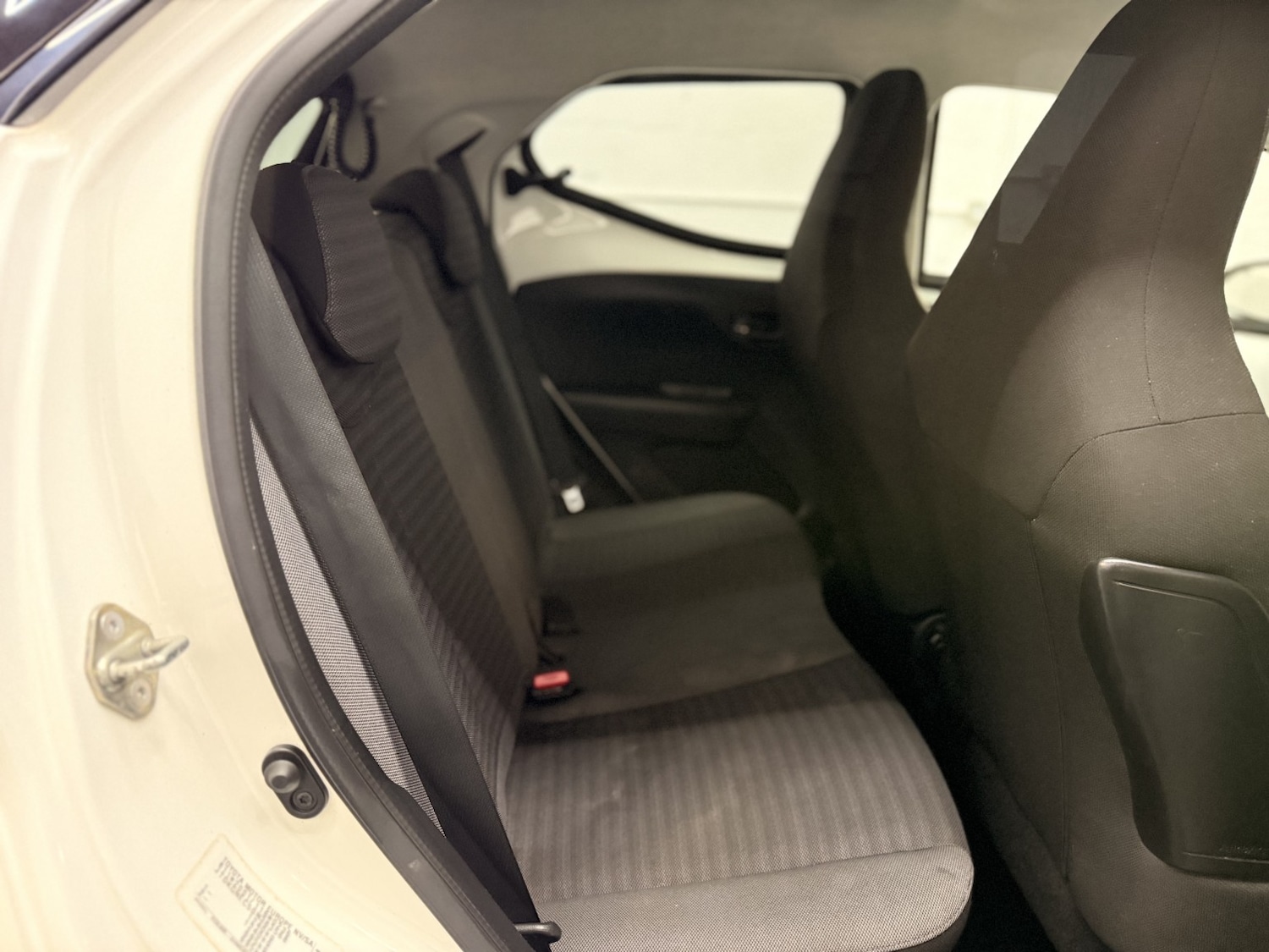 Used Toyota AYGO 2018 for sale - 77162168: Photo 23