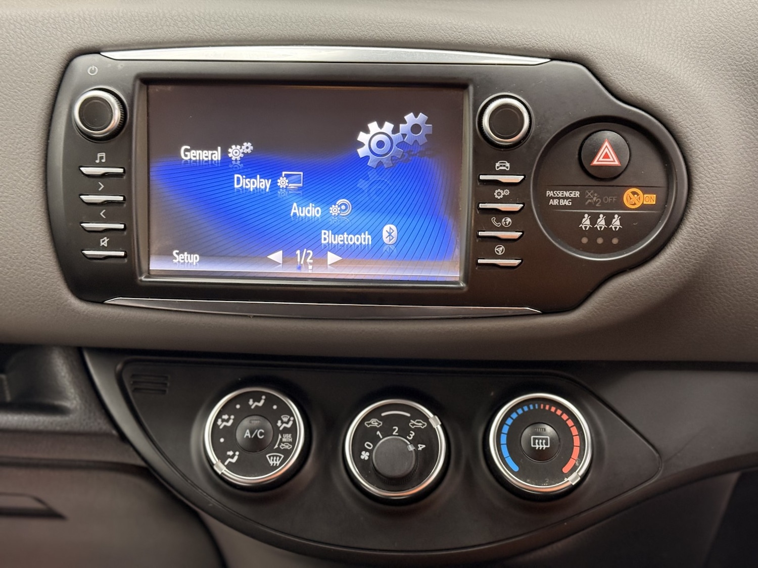 Used Toyota Yaris 2020 for sale - 77228203: Photo 31