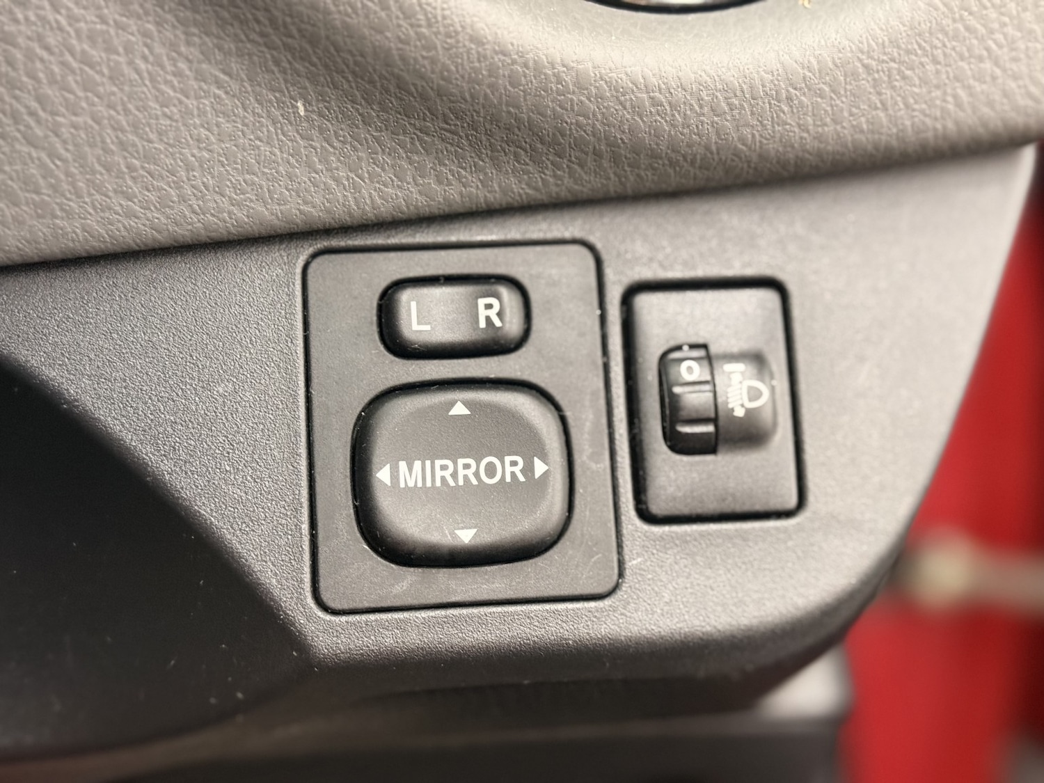 Used Toyota Yaris 2020 for sale - 77228203: Photo 40