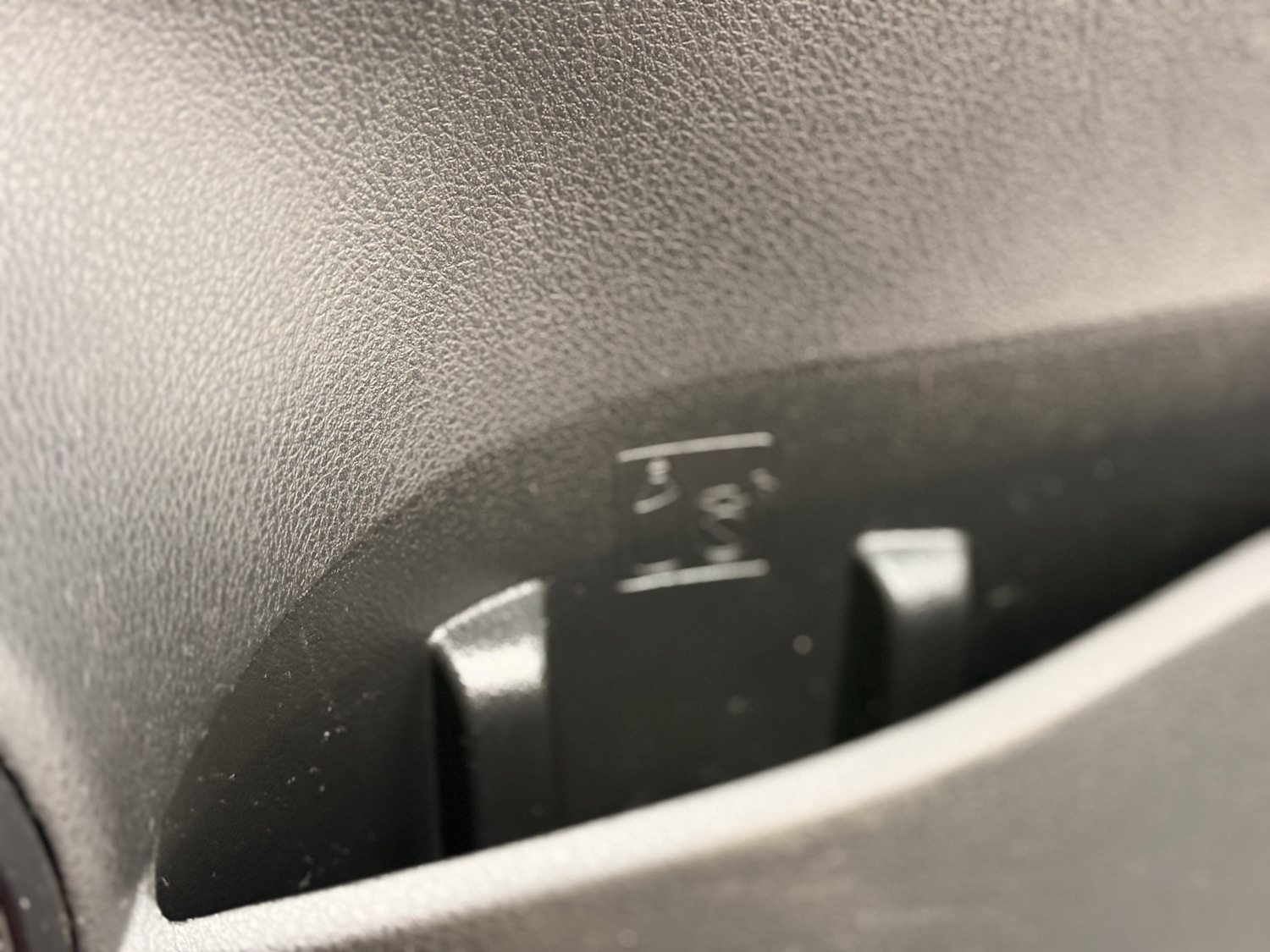 Used Toyota Yaris 2020 for sale - 77228203: Photo 42