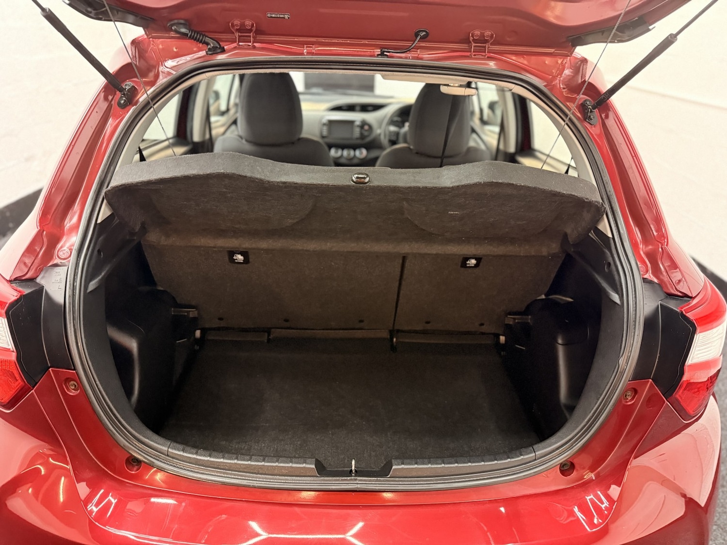 Used Toyota Yaris 2020 for sale - 77228203: Photo 45