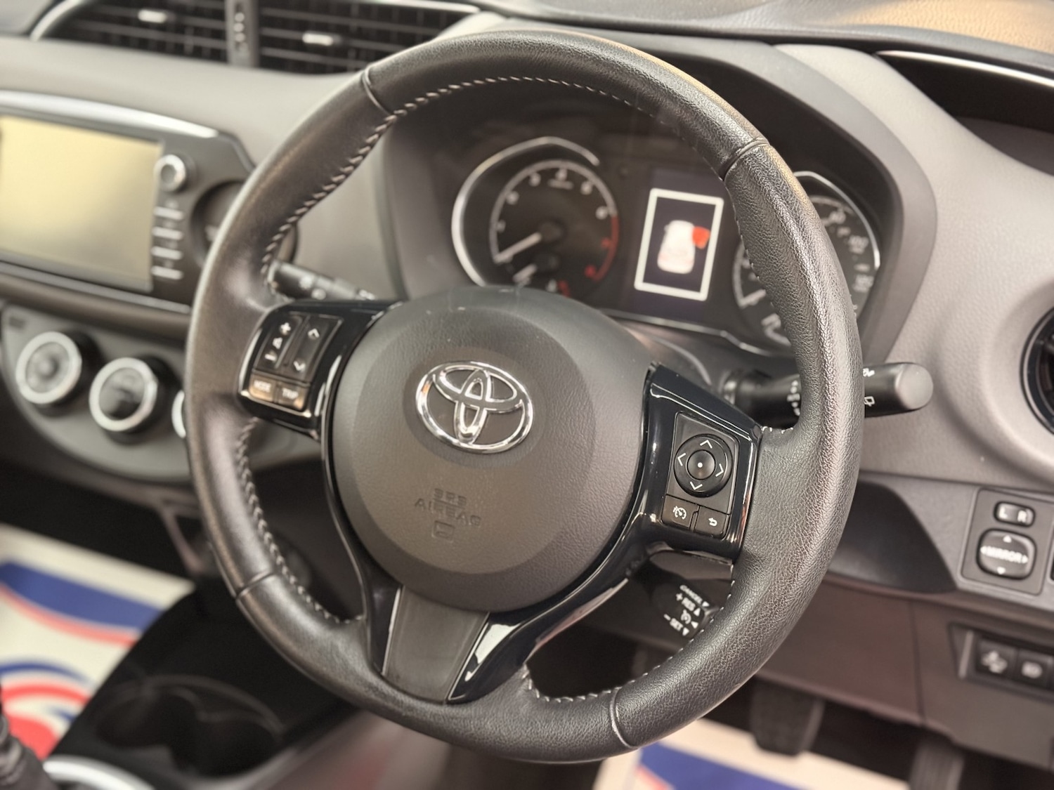 Used Toyota Yaris 2020 for sale - 77228203: Photo 9
