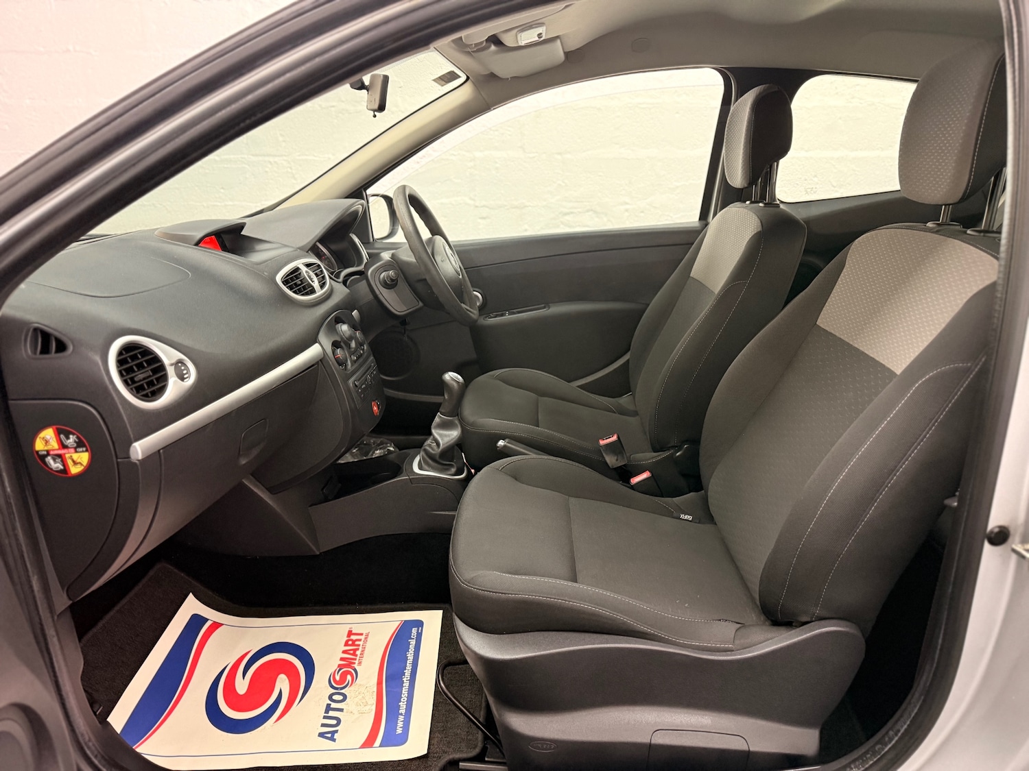 Used Renault Clio 2010 for sale - 77329206: Photo 11