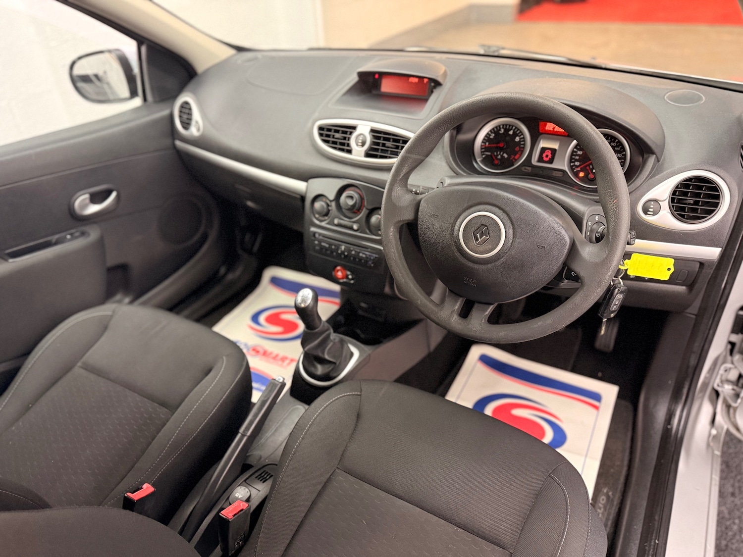 Used Renault Clio 2010 for sale - 77329206: Photo 5