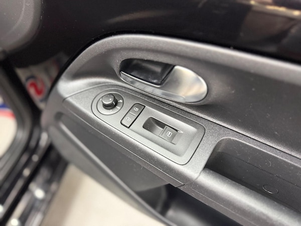 Used Volkswagen up! 2014 for sale - 76198237: Photo 30
