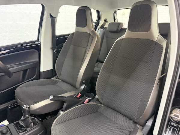 Used Volkswagen up! 2014 for sale - 76198237: Photo 32