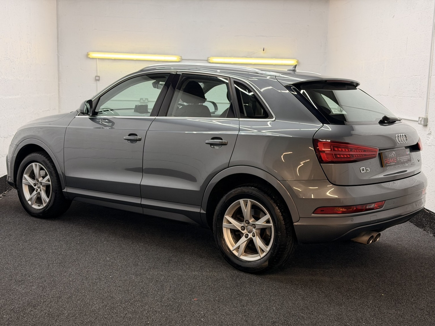 Used Audi Q3 2016 for sale - 77609951: Photo 2