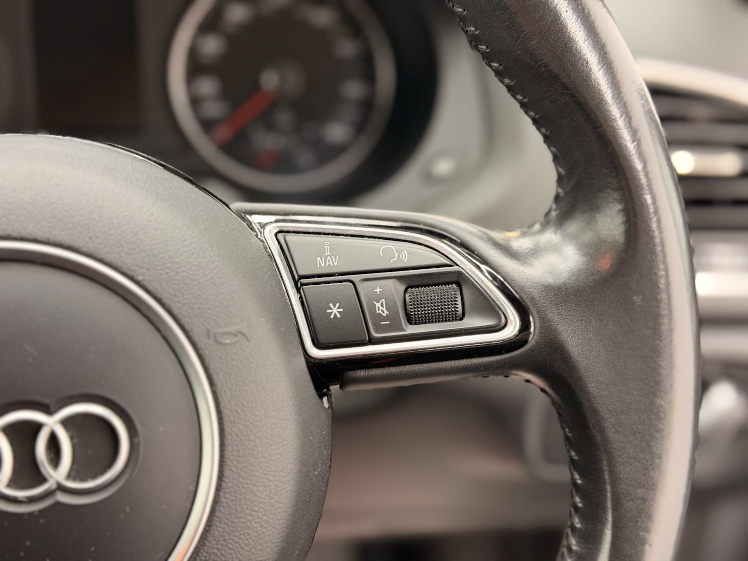 Used Audi Q3 2016 for sale - 77609951: Photo 27