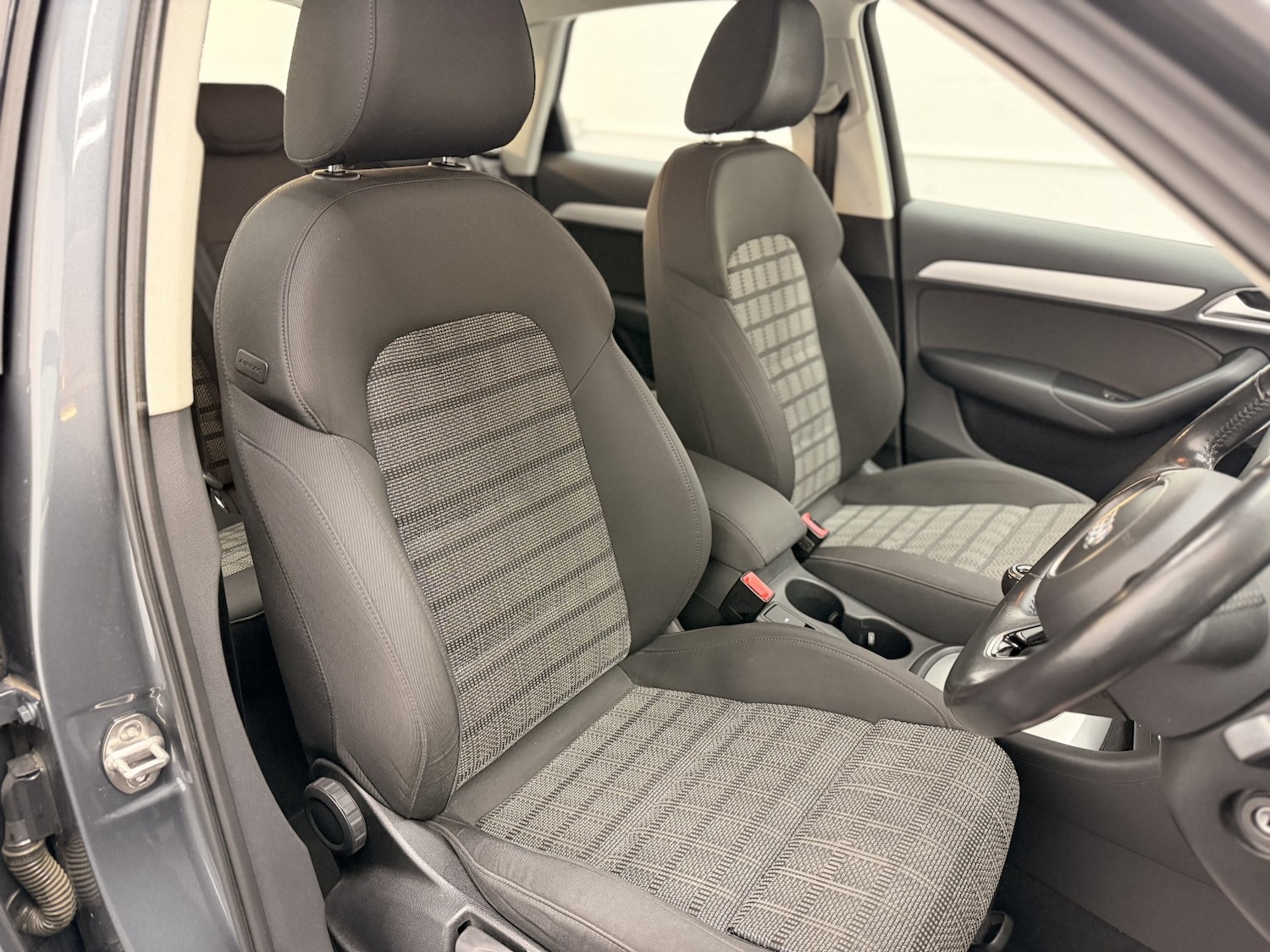 Used Audi Q3 2016 for sale - 77609951: Photo 39