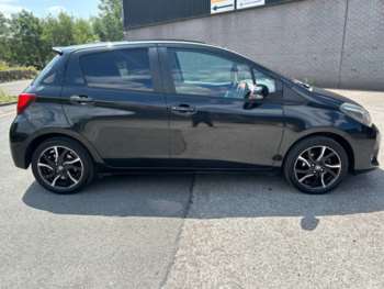 Used Toyota Yaris 2015 for sale - 74967478: Photo