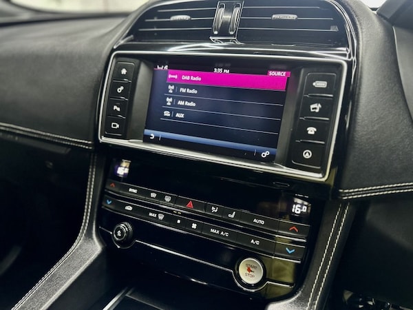 Used Jaguar F-Pace 2017 for sale - 75619504: Photo 25