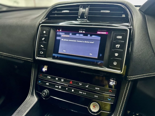 Used Jaguar F-Pace 2017 for sale - 75619504: Photo 27