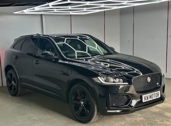 Used Jaguar F-Pace 2017 for sale - 75619504: Photo 2