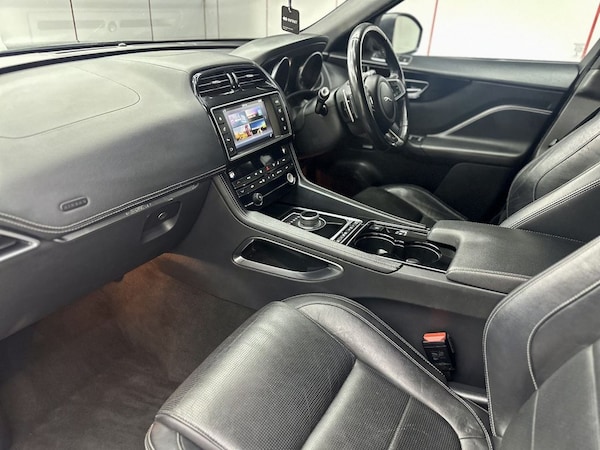 Used Jaguar F-Pace 2017 for sale - 75619504: Photo 35
