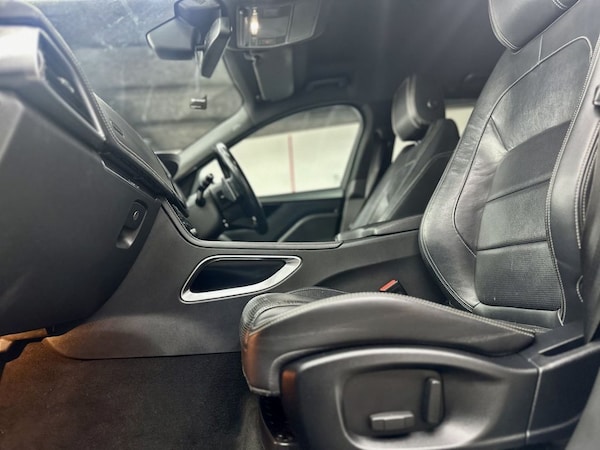 Used Jaguar F-Pace 2017 for sale - 75619504: Photo 36