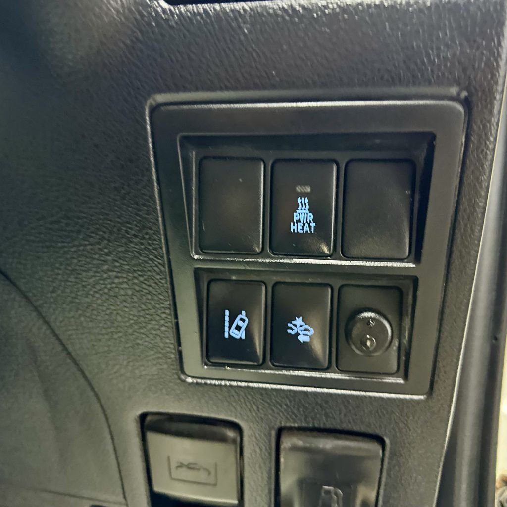 Used Toyota Hilux 2018 for sale - 77342090: Photo 25