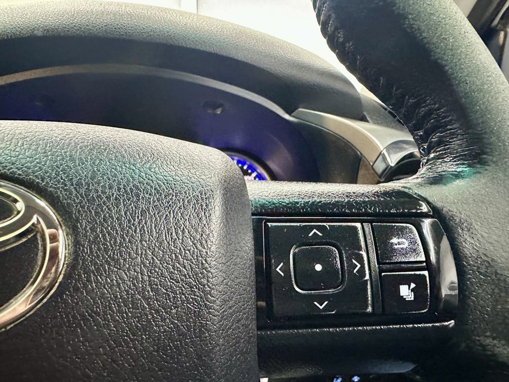 Used Toyota Hilux 2018 for sale - 77342090: Photo 27