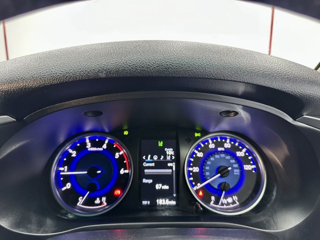 Used Toyota Hilux 2018 for sale - 77342090: Photo 28