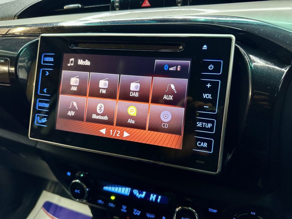 Used Toyota Hilux 2018 for sale - 77342090: Photo 35